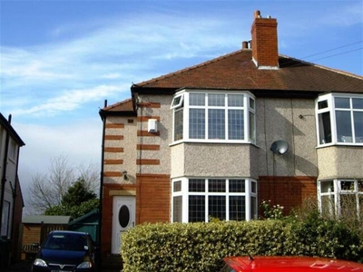 3 Bedroom Semi-detached House For Rent In Almondbury, Huddersfield