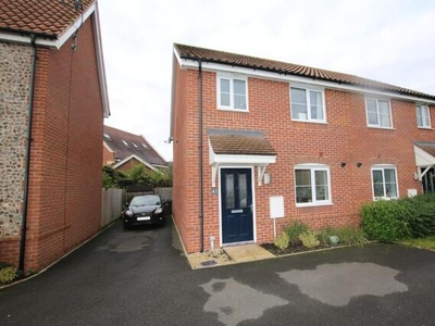 3 Bedroom Semi-detached House For Rent In Attleborough