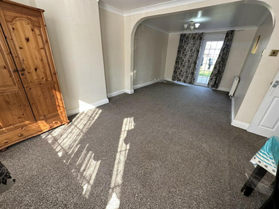 3 Bedroom Semi-detached House For Rent In Uxbridge, Greater London