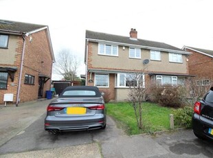 3 Bedroom Semi-detached House For Sale In Aveley, South Ockendon