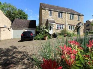 3 Bedroom Semi-detached House For Sale In Chipping Norton