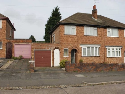 3 bedroom semi-detached house to rent Leicester, LE4 0LN