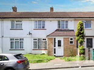 3 Bedroom Terraced House For Rent In Crawley