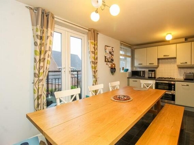 3 Bedroom Town House For Sale In Hemsworth