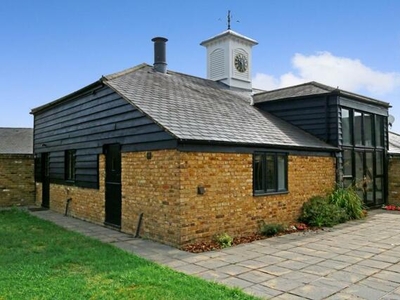 4 Bedroom Barn Conversion For Rent In Woodhall Lane