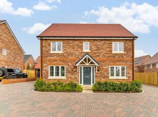 4 Bedroom Detached House For Sale In Blunham, Bedford