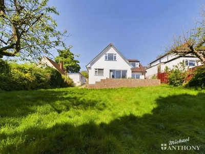 4 Bedroom Detached House For Sale In Pinewood Road, High Wycombe