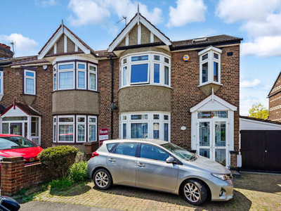 4 Bedroom End Of Terrace House For Sale In Chingford