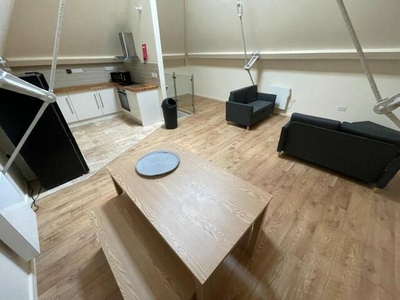4 Bedroom Flat For Rent In Derby, Derbyshire