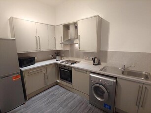 4 Bedroom Flat For Rent In Marchmont, Edinburgh