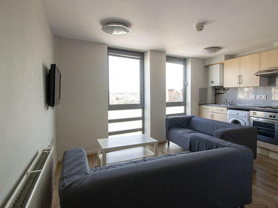 4 Bedroom Flat For Rent In Nottingham, Ng1 3hw