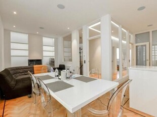 4 Bedroom Mews Property For Rent In South Kensington, London