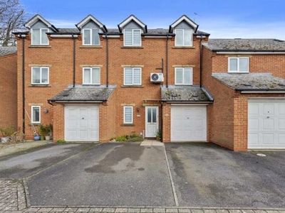 4 Bedroom Mews Property For Sale In Rothwell