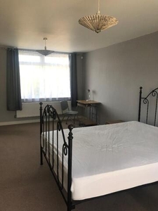 4 Bedroom Semi-detached House For Rent In Colchester, Essex