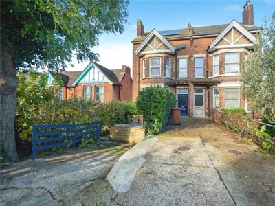 4 Bedroom Semi-detached House For Sale In Rochester, Kent