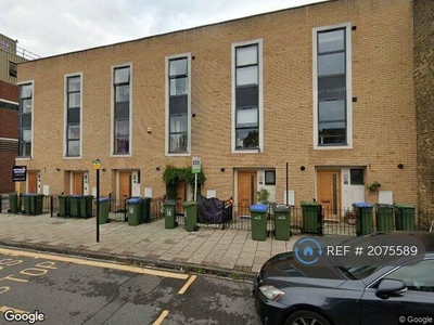 4 Bedroom Terraced House For Rent In Eltham, London