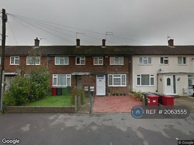 4 Bedroom Terraced House For Rent In Slough