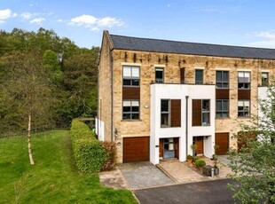 4 Bedroom Terraced House For Sale In Deakins Mill Way, Bolton