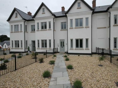 4 Bedroom Town House For Rent In Whitwick, Leicestershire