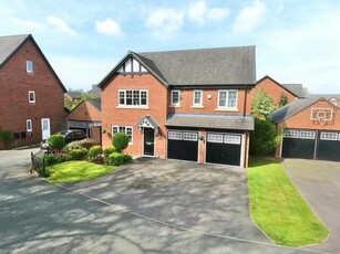 5 Bedroom Detached House For Sale In Aston