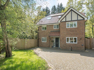 5 Bedroom Detached House For Sale In Hindhead, Gu26 6fq