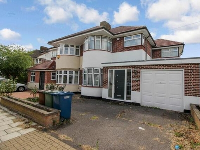 5 Bedroom Semi-detached House For Rent In Stanmore