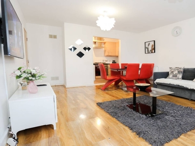 Stylish 2 Bedroom House for Rent with Balcony in Greenwich Area