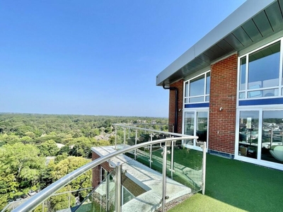 2 bedroom apartment for sale in Richmond Hill Drive, Bournemouth, BH2