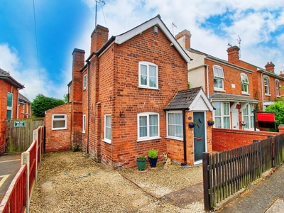 2 bedroom detached house for sale in Droitwich Road, Worcester, WR3