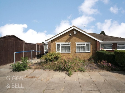 3 bedroom semi-detached bungalow for sale in Ripley Road, Luton, Bedfordshire, LU4