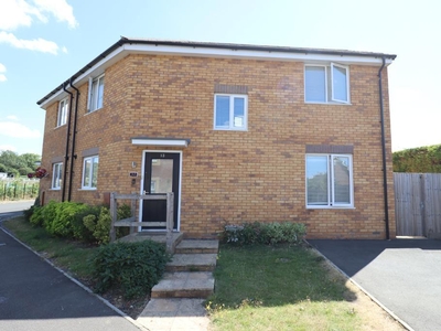 3 bedroom semi-detached house for sale in Dray Gardens, Warden HIlls, Luton, Bedfordshire, LU3 3FF, LU3