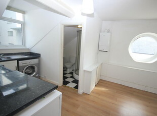 1 bedroom apartment for rent in Bretonside, The Barbican, Plymouth, PL4