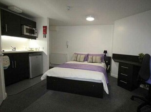 1 bedroom end of terrace house for rent in The Square, 56/58 North Road East, Plymouth, PL4