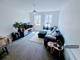 1 bedroom flat for rent in Broadway, Cardiff, CF24