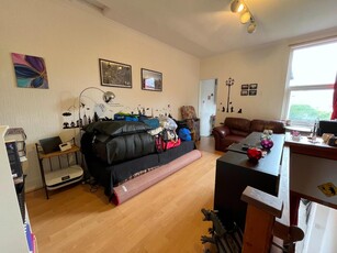 1 bedroom flat for rent in Clarendon Park Road, Clarendon Park, Leicester, LE2