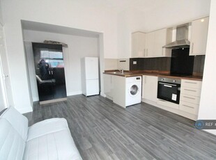 1 bedroom flat for rent in Dovercastle, Nottingham, NG7