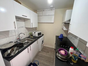 1 bedroom flat for rent in Flat 2 , 43 Landguard Road, Southampton, SO15