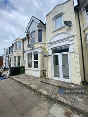 1 bedroom flat for rent in Hewett Road, Portsmouth, PO2