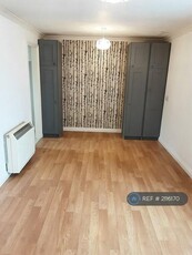 1 bedroom flat for rent in Webburn Gardens, Southampton, SO18