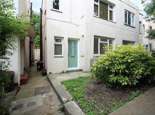 1 bedroom flat for rent in Windmill Street, Gravesend, Kent, DA12