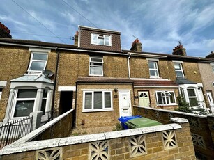 1 bedroom terraced house for rent in Tonge Road, Sittingbourne, Kent, ME10