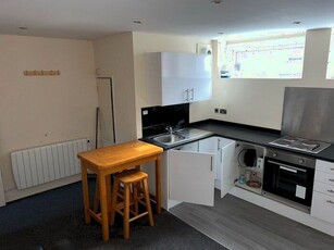 1 Bedroom Terraced House To Rent