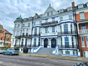 2 bedroom apartment for rent in Lewis Crescent, Cliftonville, Margate, CT9