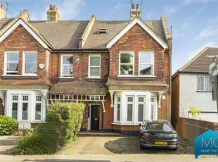 2 Bedroom Apartment For Sale In East Finchley