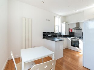 2 bedroom flat for rent in Addycombe Terrace, Heaton NE6