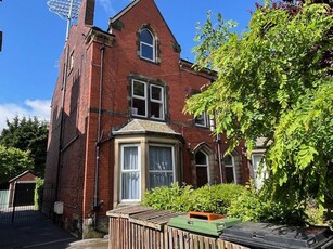2 bedroom flat for rent in Cardigan Road, Leeds, LS6