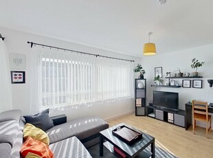 2 bedroom flat for rent in Colonsay Close, Edinburgh, Midlothian, EH5