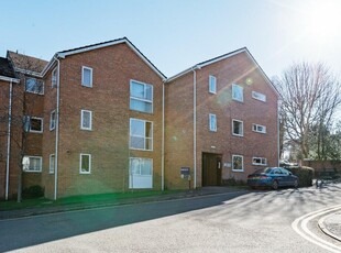 2 bedroom flat for rent in Epping Close, Reading, Berkshire, RG1