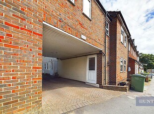 2 bedroom flat for rent in Portswood Road, Southampton, SO17