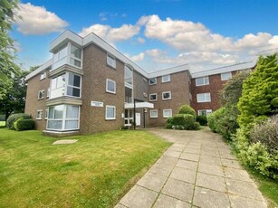 2 Bedroom Flat For Sale In Goring-by-sea